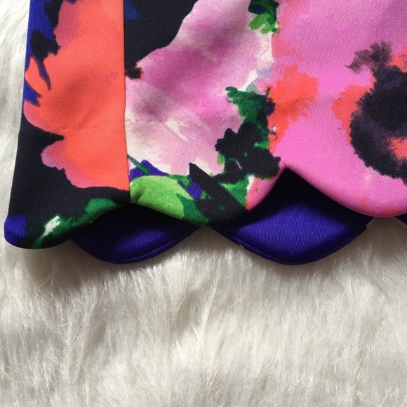 Vince Camuto Floral Shift Dress Size 4 - Picture 6 of 9